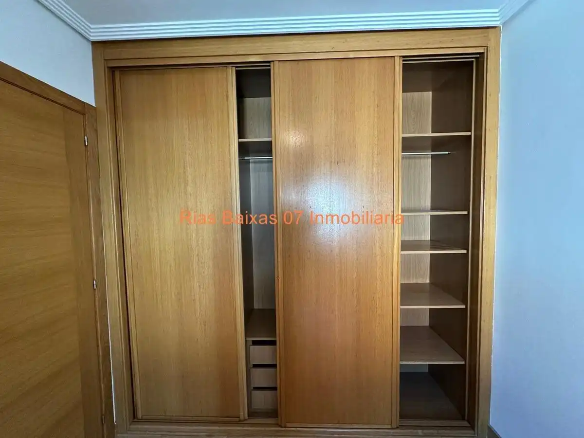 Habitación de Piso en venta en Vigo  con Calefacción y Balcón