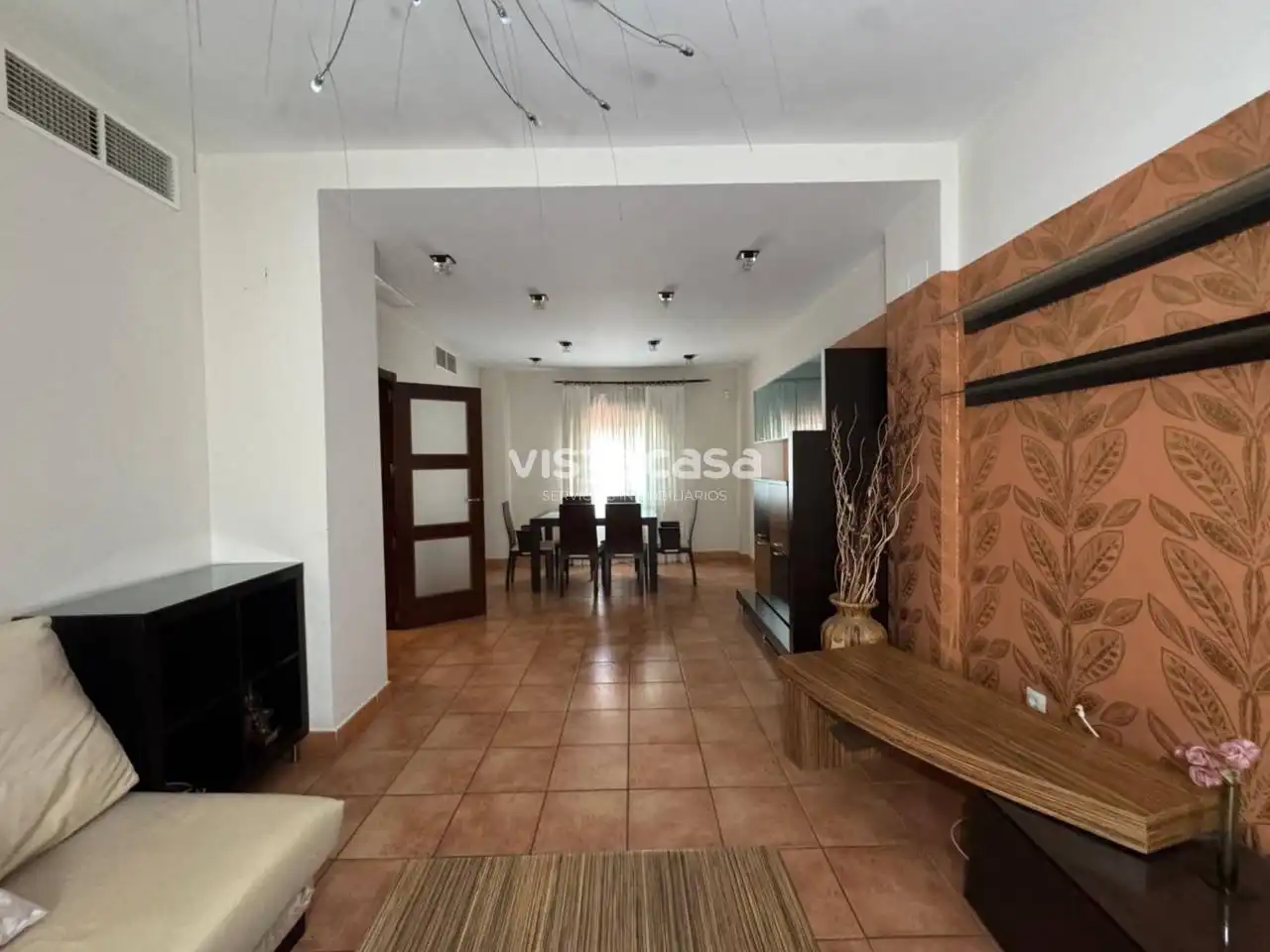 Sala de estar de Casa adosada de alquiler en Mairena del Alcor con Aire acondicionado, Calefacción y Terraza