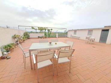 House with balcony for sale in Carcaixent