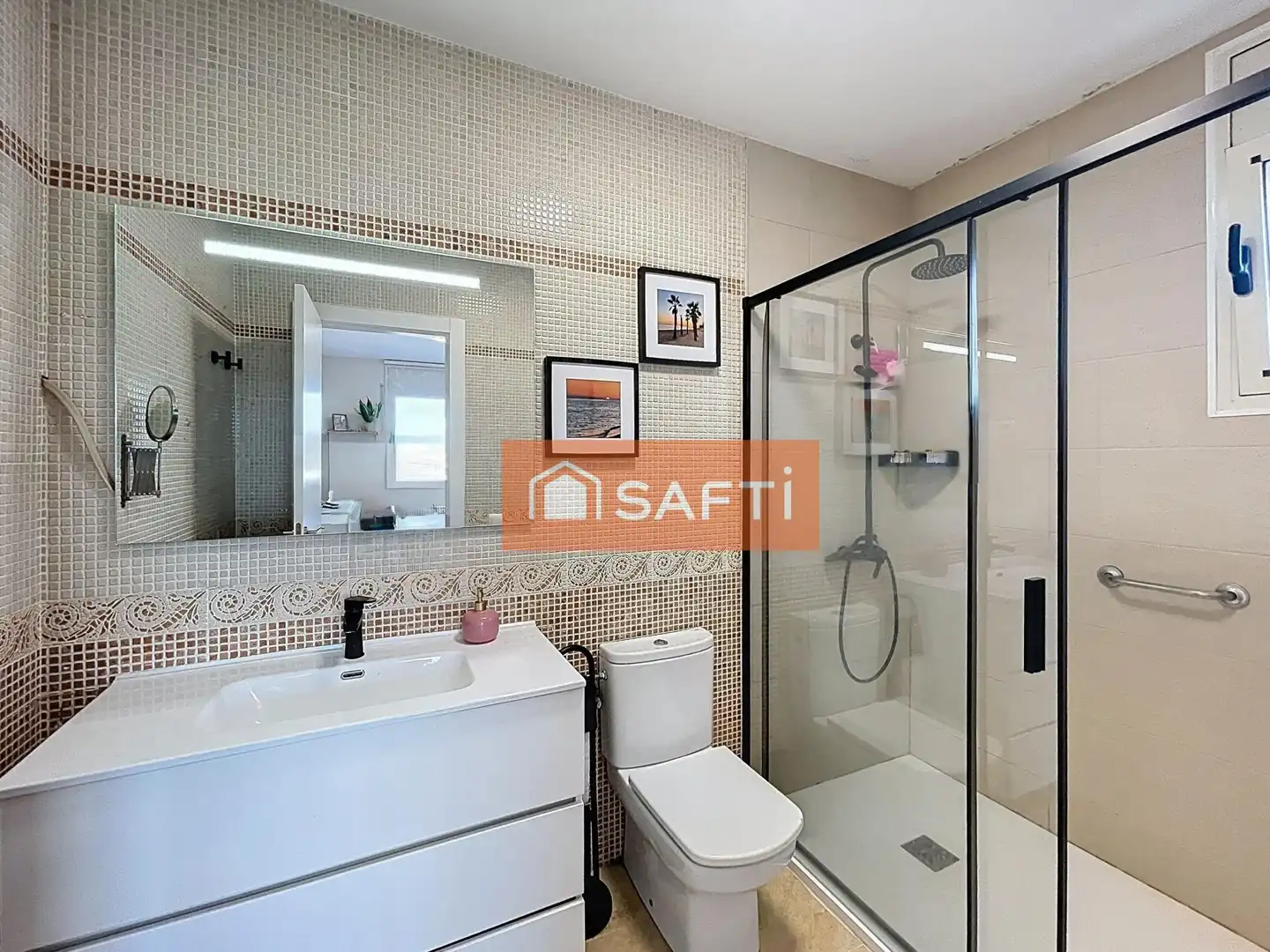 Bathroom of Houses for sale in Pacs del Penedès  with Air Conditioner, Heating and Terrace