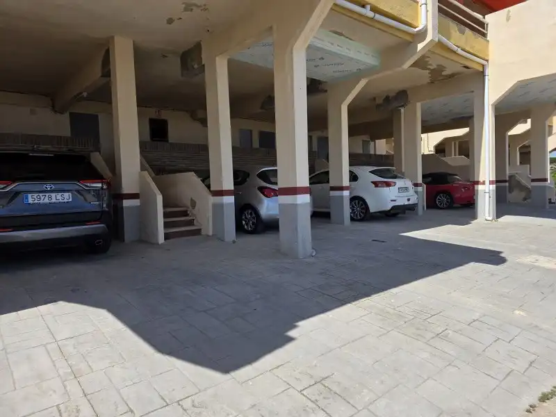 Parkplatz von Wohnungen zum Verkauf in Cullera mit Klimaanlage, Heizung und Parkett