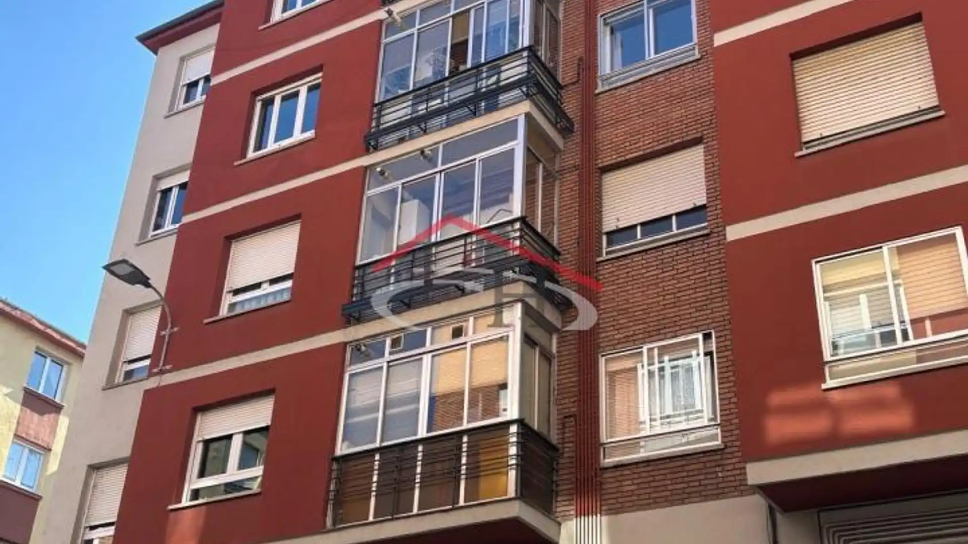 Exterior view of Flat for sale in León Capital   with Heating, Parquet flooring and Terrace