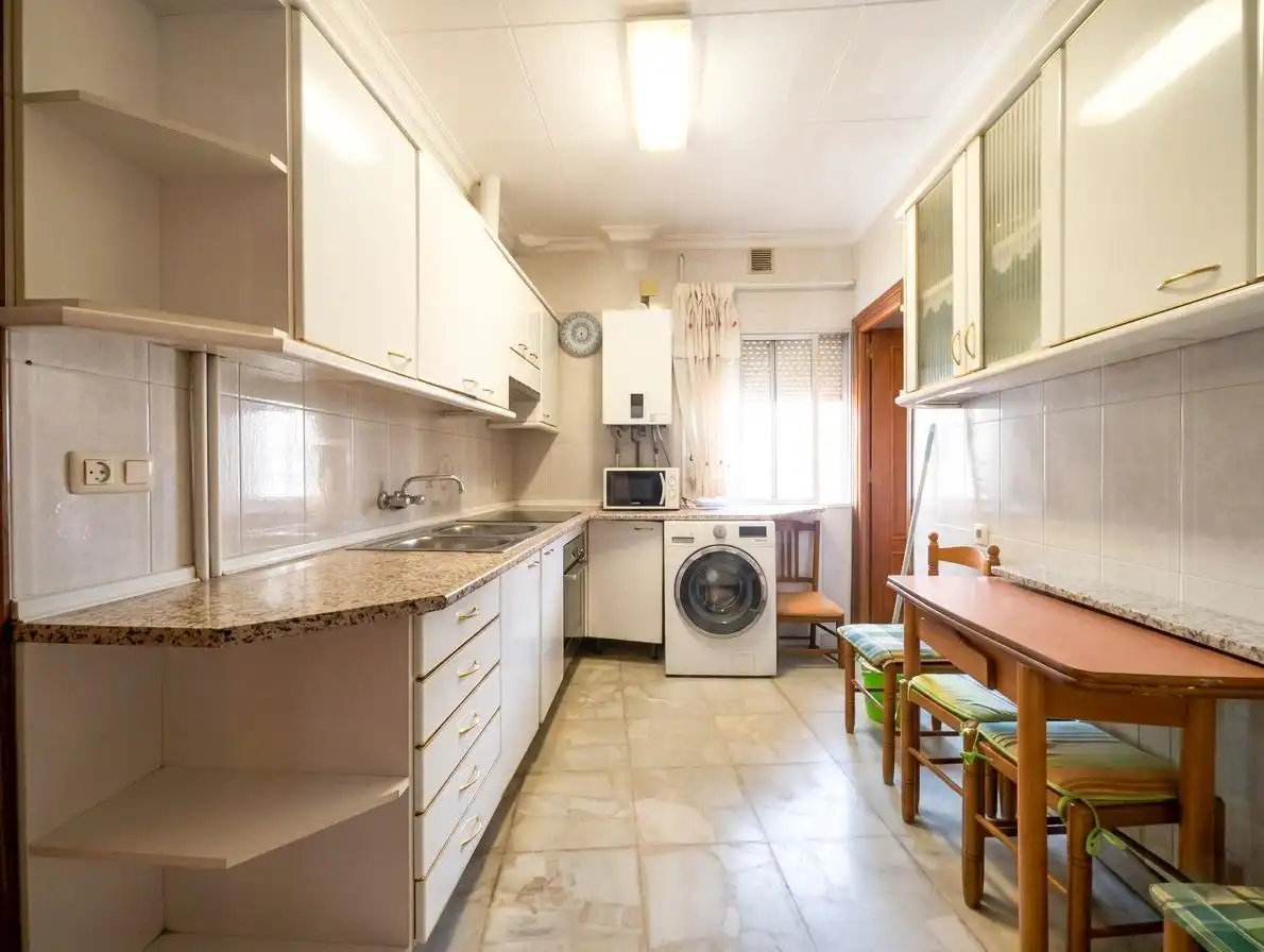 Cuina de Casa o xalet en venda en Puertollano amb Aire condicionat, Calefacció i Moblat