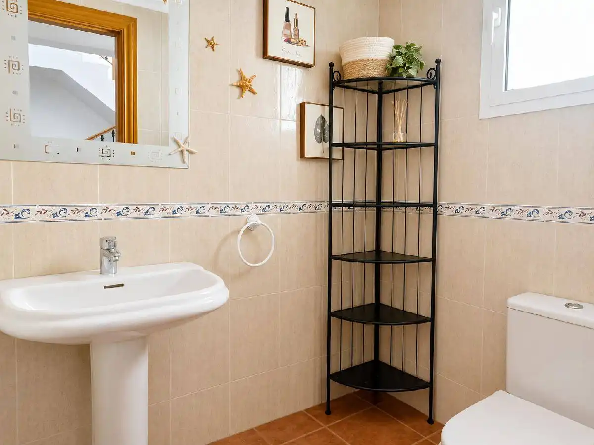 Bathroom of Houses for sale in Marbella  with Air Conditioner, Terrace and Storage room