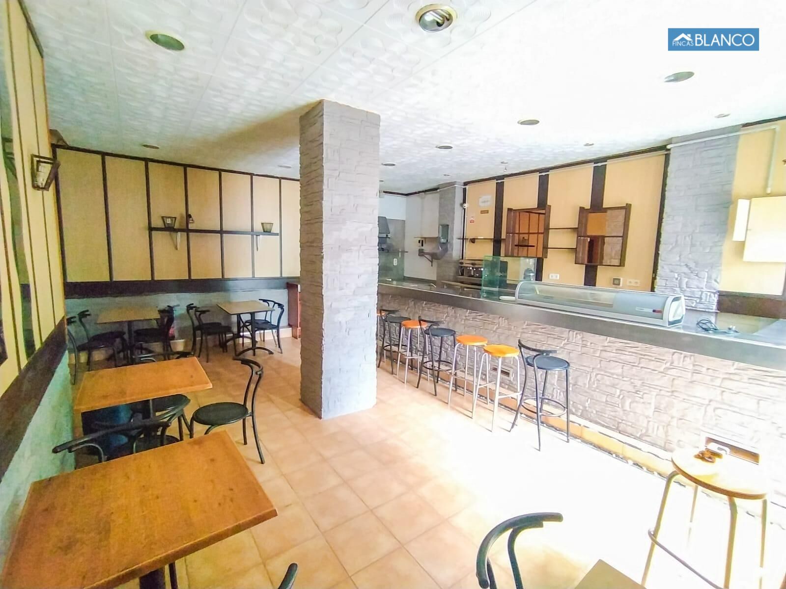 Local en venda en L'Hospitalet de Llobregat amb Aire condicionat