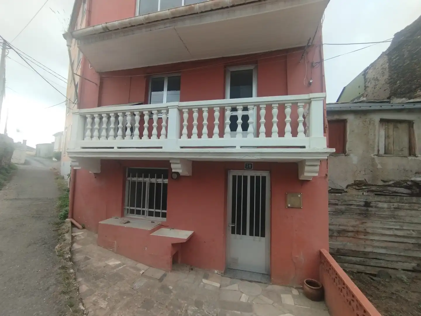 Casa amb terrassa en venda a Viveiro
