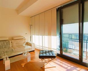 Sala d'estar de Apartament de lloguer en Vilafranca del Penedès amb Calefacció, Microones i TV