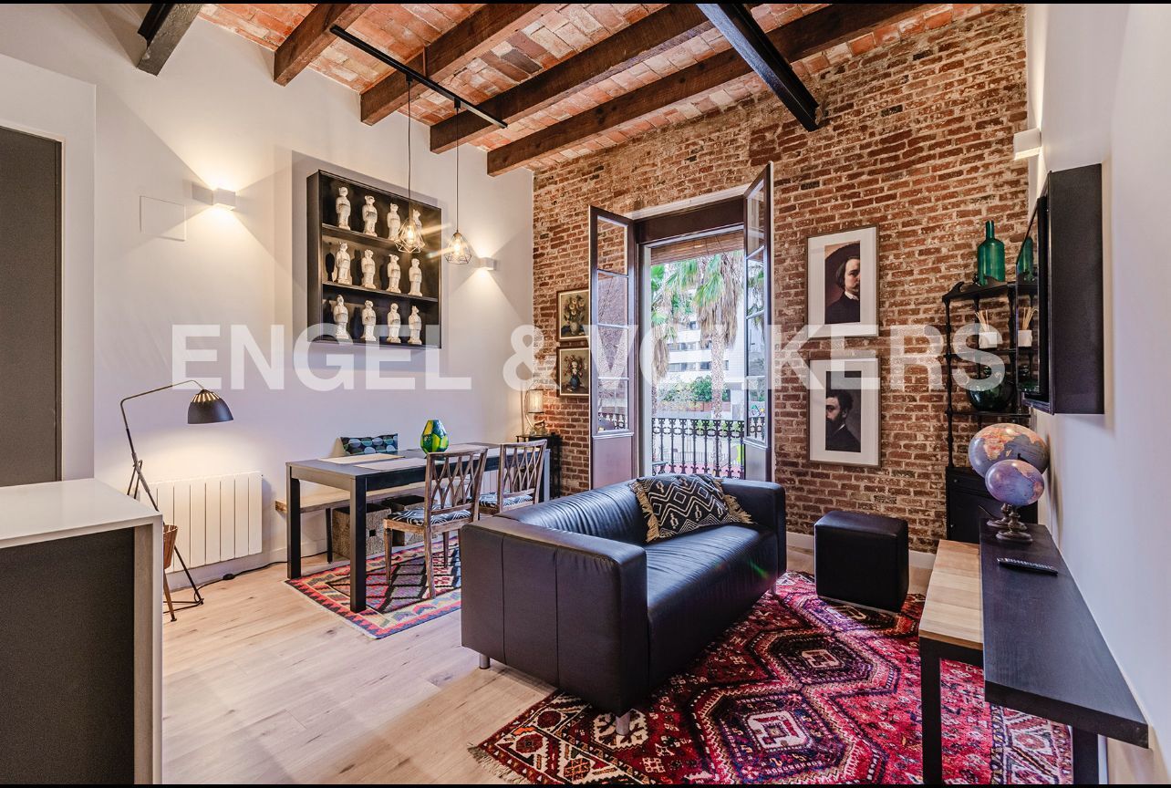 Vista exterior de Apartament en venda en  Barcelona Capital amb Calefacció