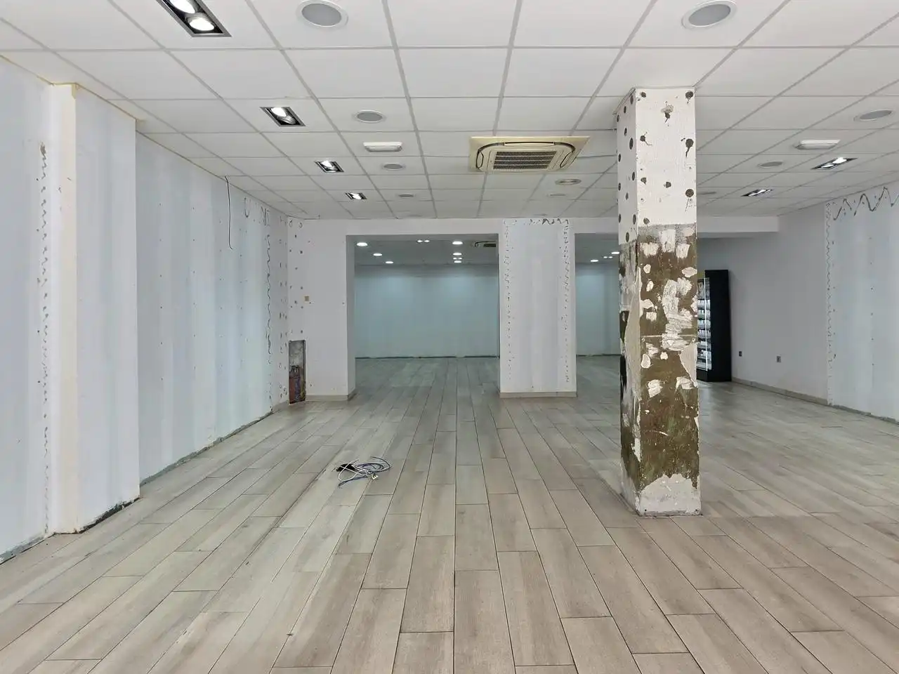 Business premises for sale in Carreño Miranda 52, imagen 7