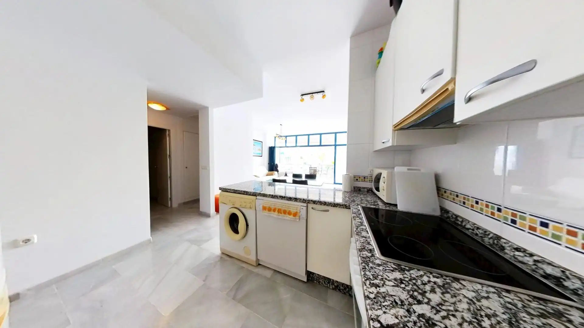 Küche von Wohnung zum Verkauf in Gualchos mit Klimaanlage, Heizung und Terrasse
