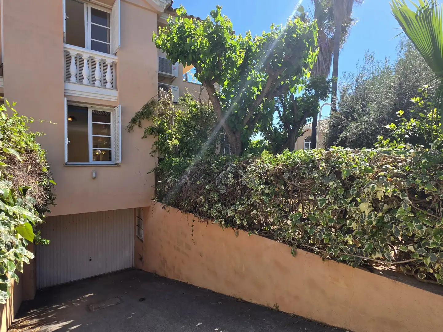 Vista exterior de Casa adosada en venda en Benicasim / Benicàssim amb Calefacció, Jardí privat i Terrassa
