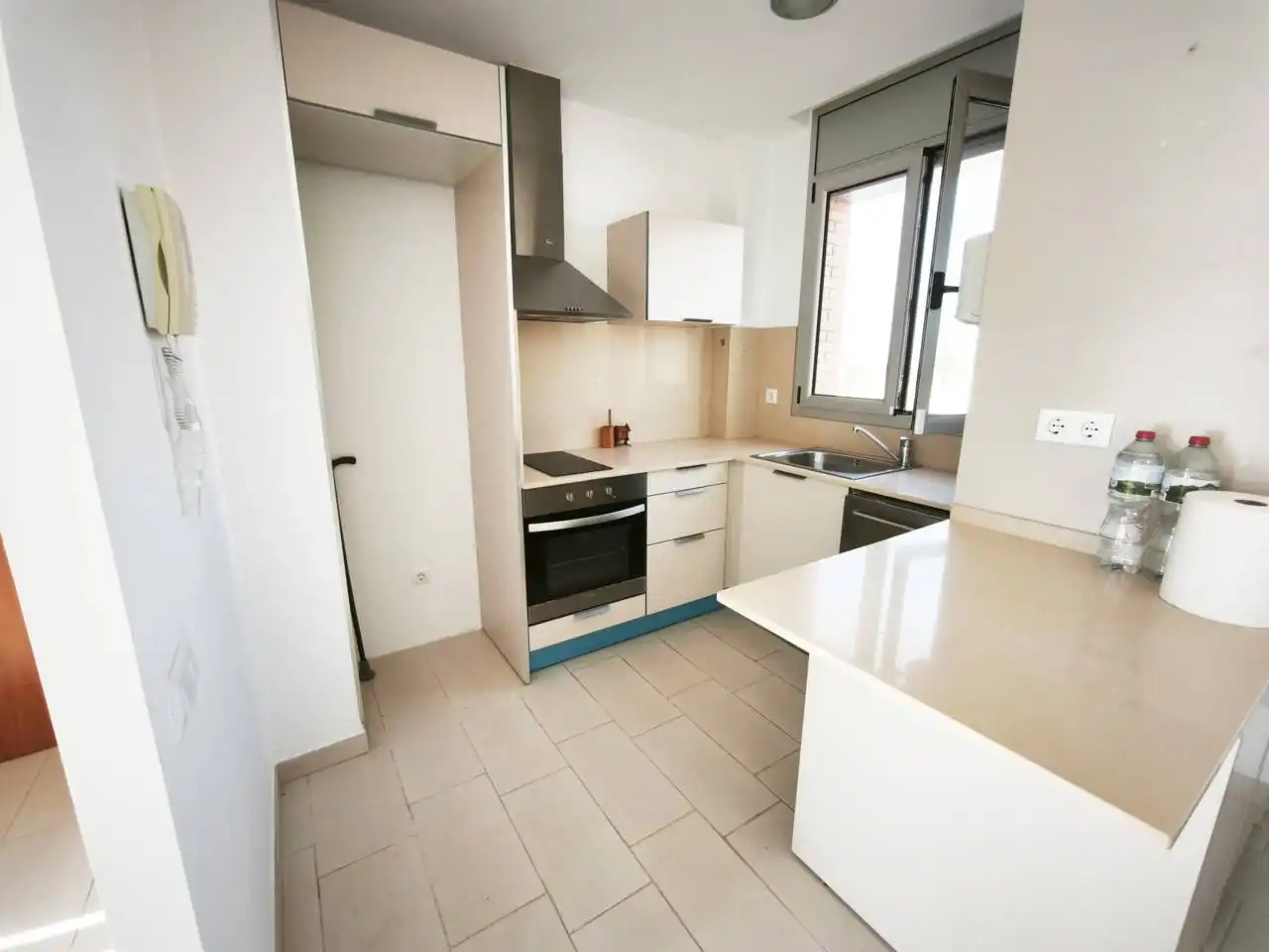 Küche von Wohnung zum Verkauf in Calafell mit Klimaanlage, Heizung und Terrasse