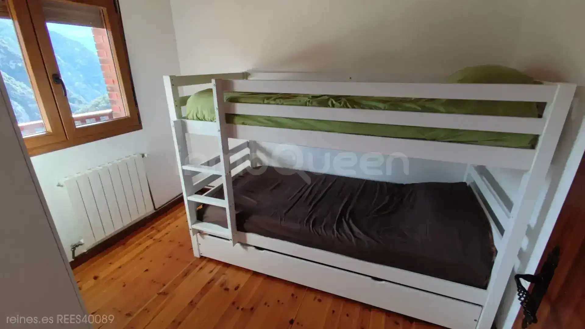 Bedroom of Houses for sale in Peñarrubia  with Heating, Private garden and Furnished