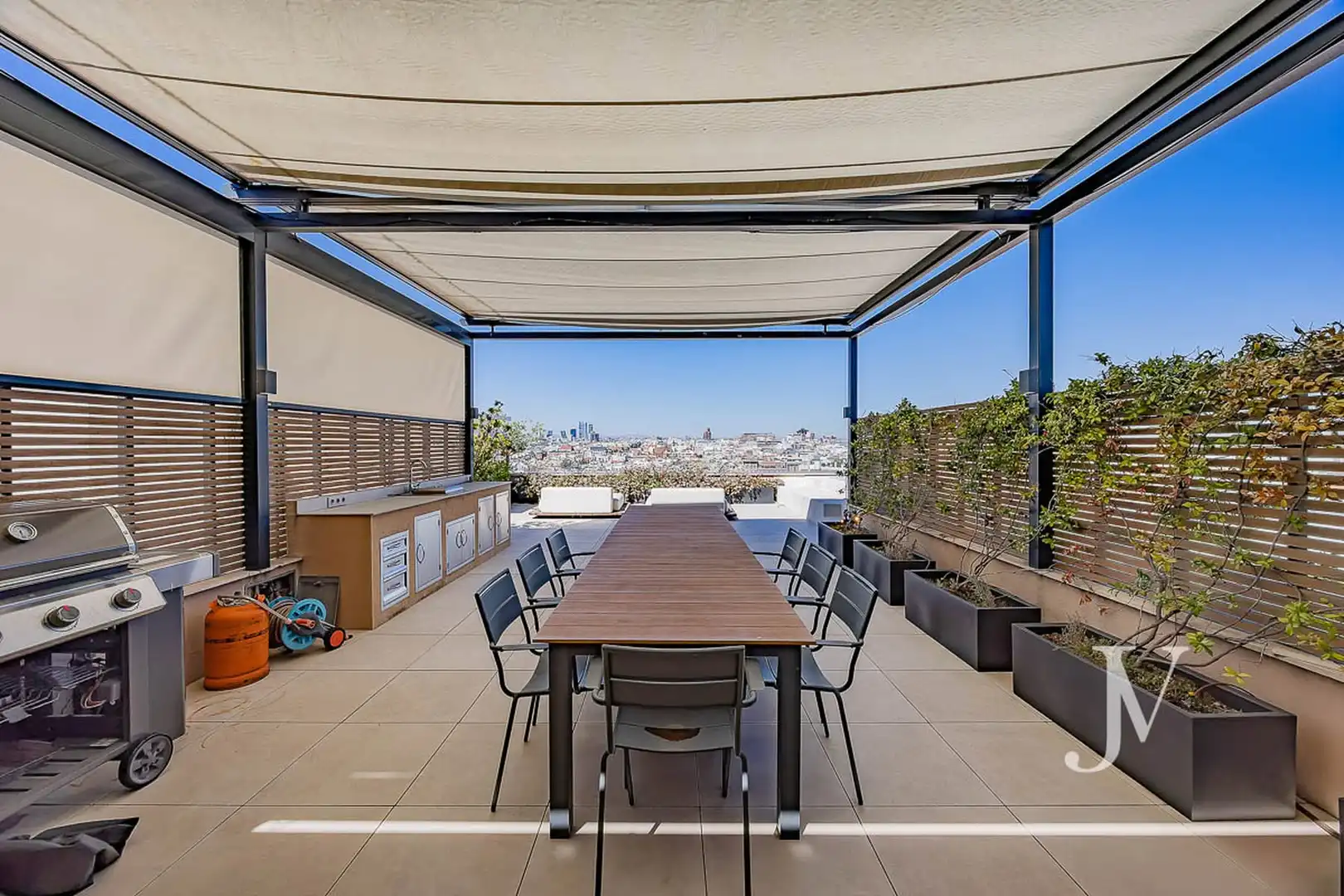 Terrassa de Dúplex de lloguer en Madrid amb Aire condicionat, Calefacció i Jardí privat