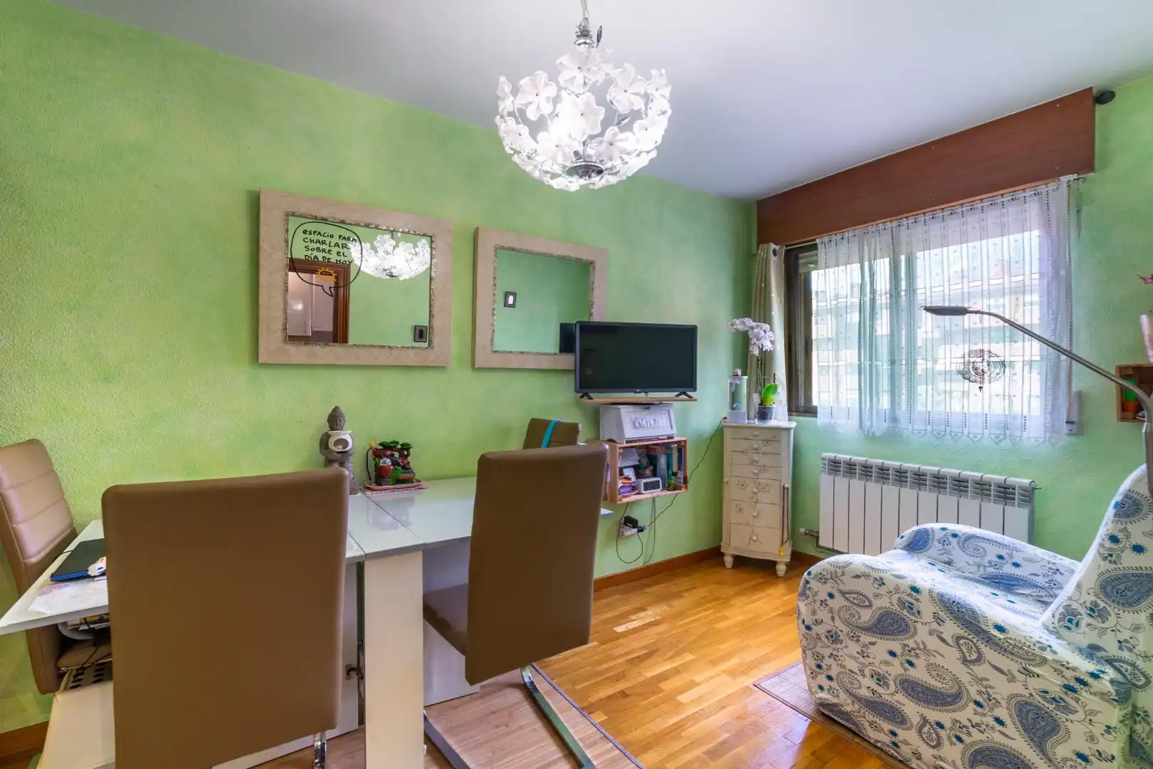 Living room of Flat for sale in Valladolid  with Heating, Storage room and Community pool