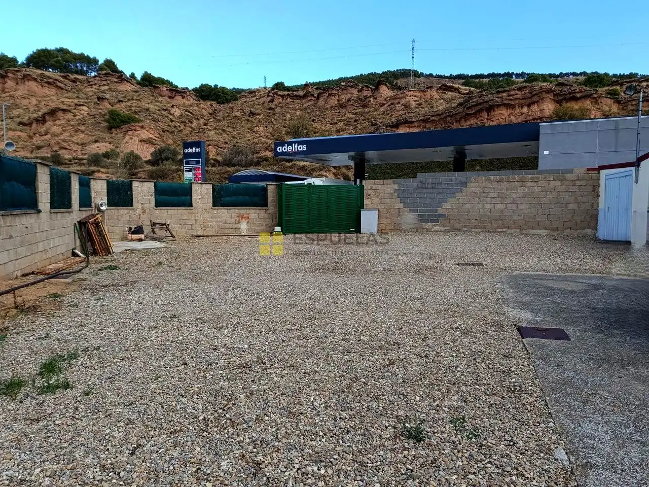 Parking of Houses for sale in Quel  with Private garden, Terrace and Furnished