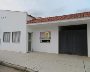 Vista exterior de Casa o xalet en venda en Badajoz Capital amb Terrassa i Traster