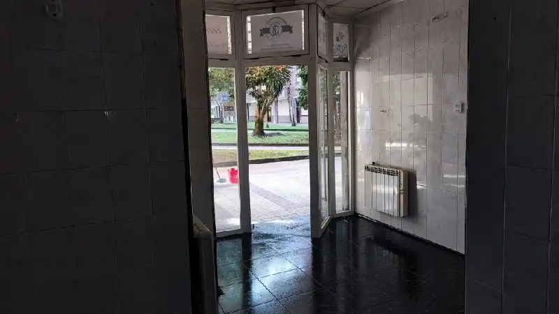 Business premises for sale in Plaza Zabalgane, imagen 3