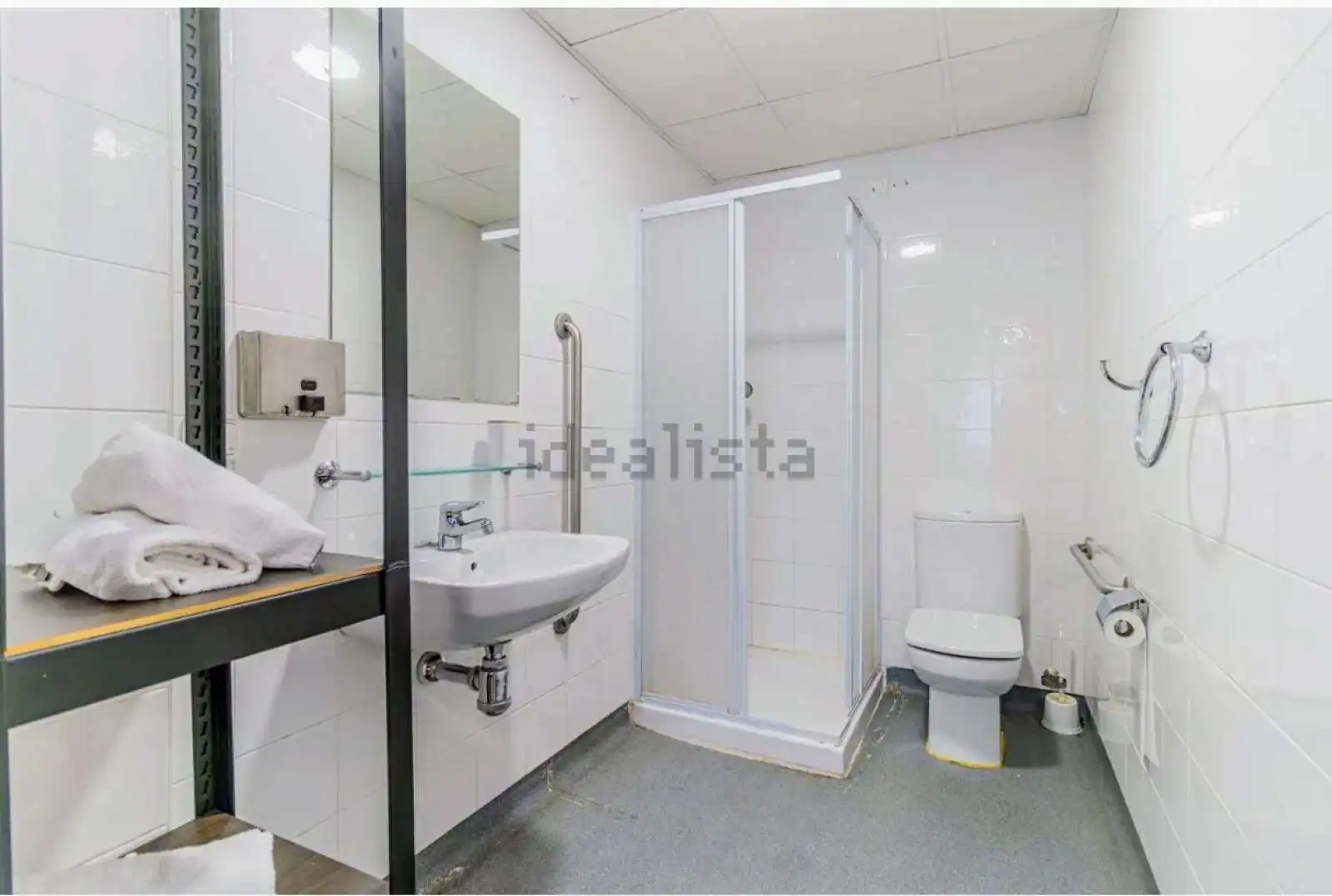 Baño de Piso para compartir en Zaragoza con Aire acondicionado, Terraza y Amueblado