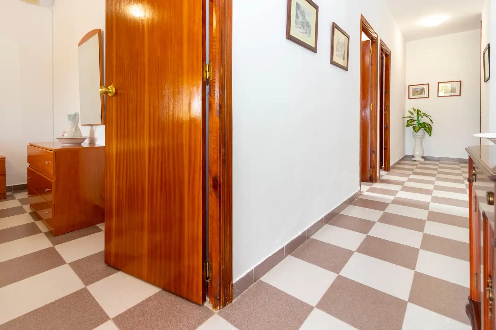 Haus oder Chalet zum Verkauf in Badajoz mit Klimaanlage, Abstellraum und Schwimmbad