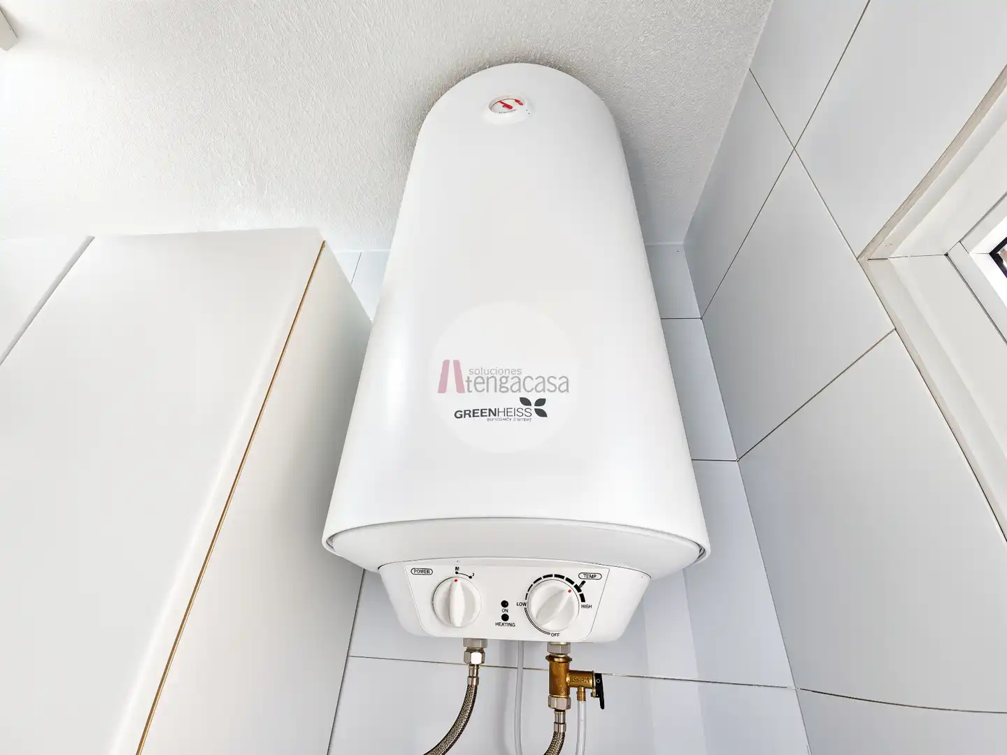 Bathroom of Flat for rent in Madrid  with Air Conditioner, Heating and Washing machine