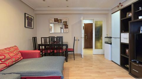 Foto 2 de Piso en venta en Augusto Junquera, 49, Ciudad Naranco - Prados de La Fuente, Oviedo