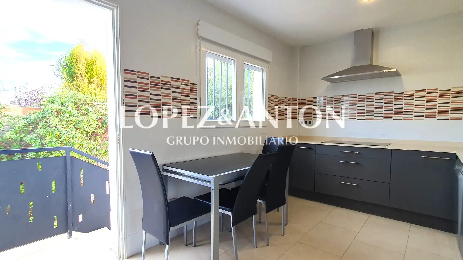 Kitchen of Houses for sale in L'Eliana  with Air Conditioner, Heating and Private garden