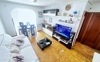 Living room of Flat for sale in  Madrid Capital  with Air Conditioner, Parquet flooring and Terrace
