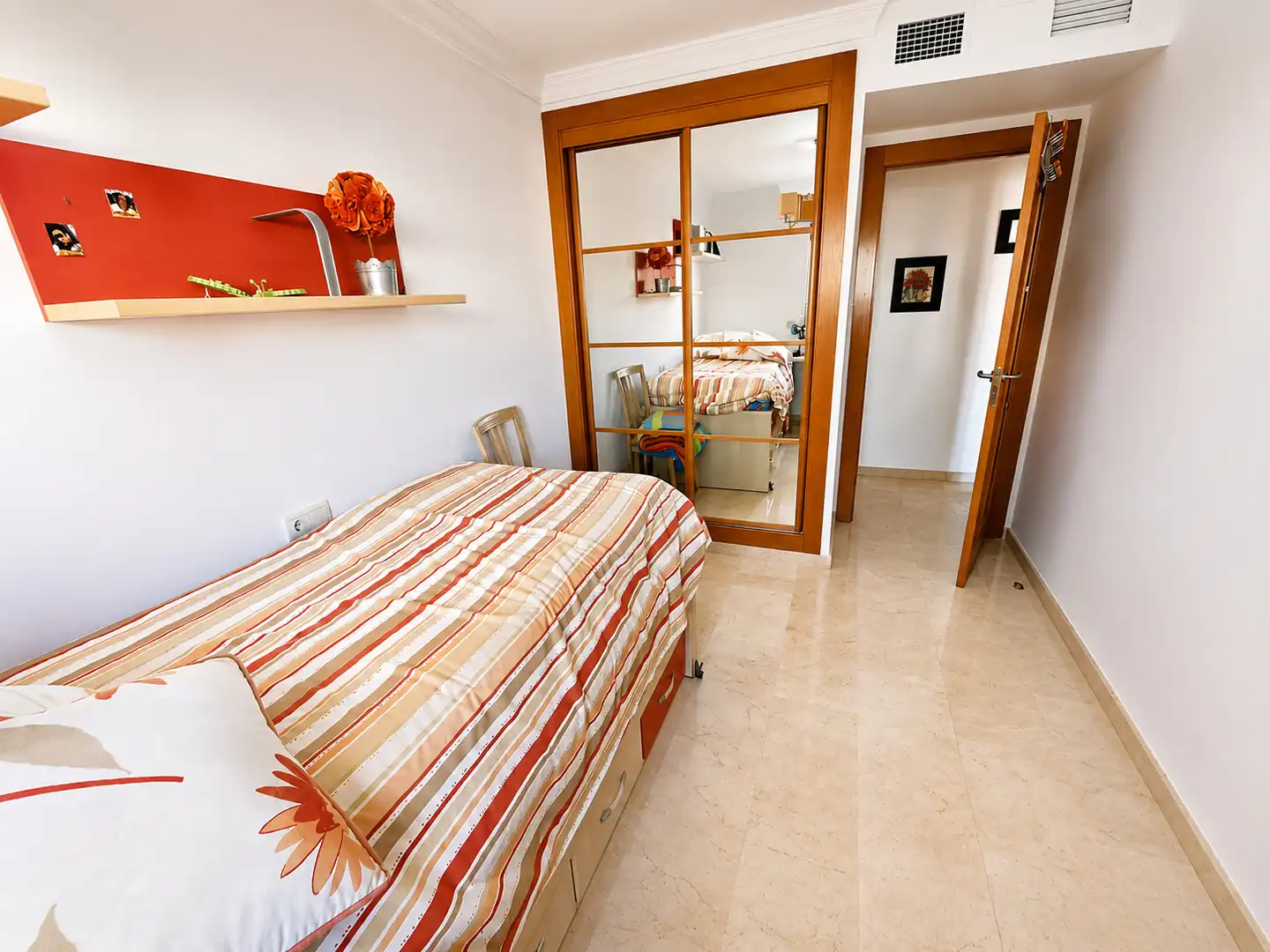 Habitación de Piso en venta en Torremolinos con Aire acondicionado, Terraza y Amueblado