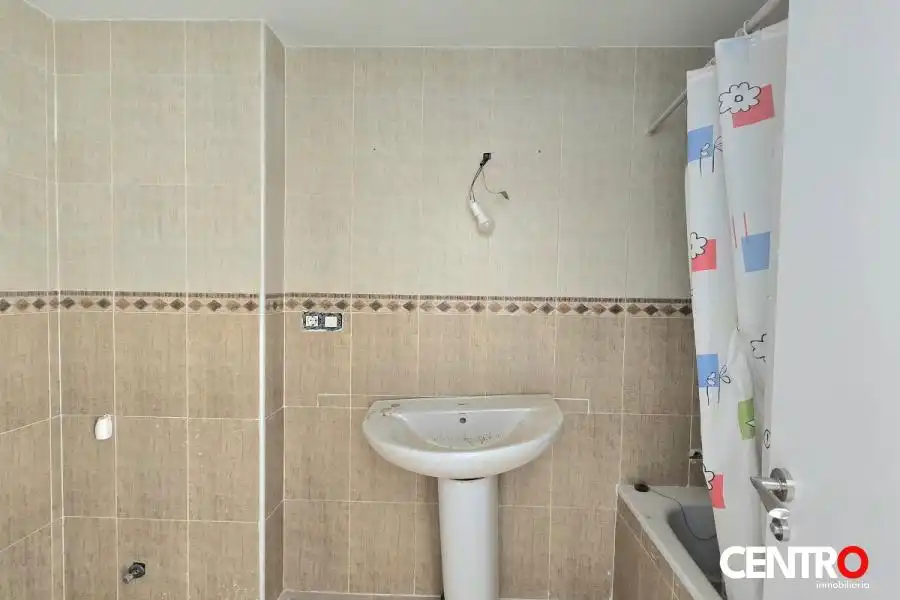 Baño de Piso en venta en Ogíjares con Terraza