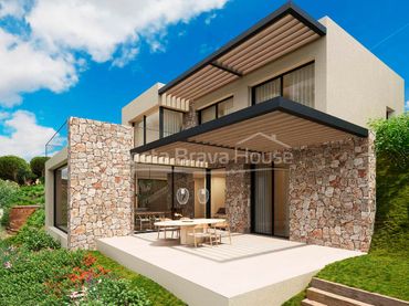 Casa amb piscina en venda a Carrer Bany de la Sultana