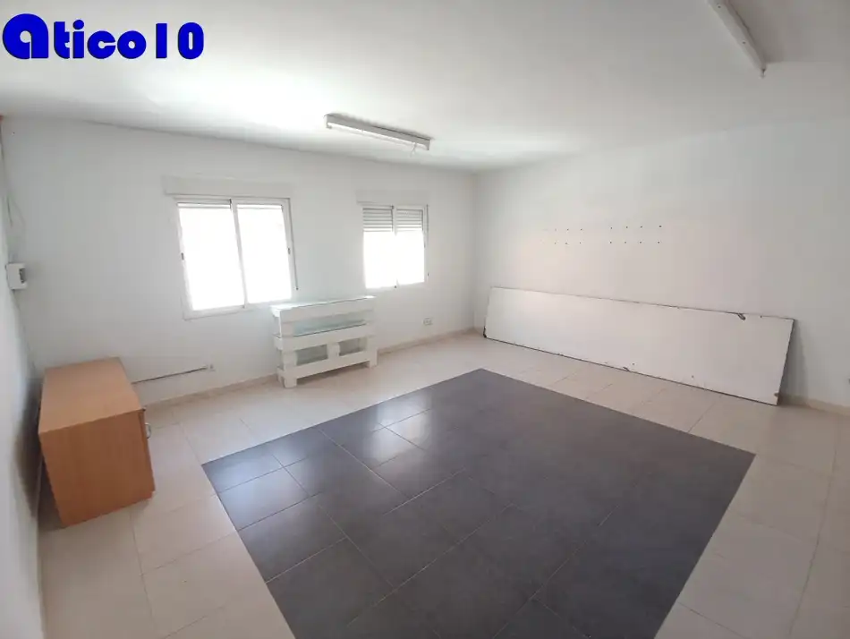Local en venta en Oviedo 