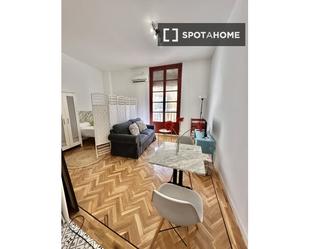 Exterior view of Flat to rent in  Madrid Capital  with Air Conditioner, Heating and Furnished