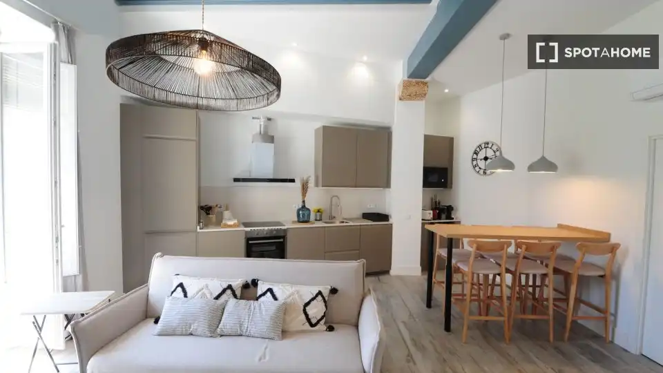 Living room of Flat for share in Cádiz  with Air Conditioner, Heating and Furnished