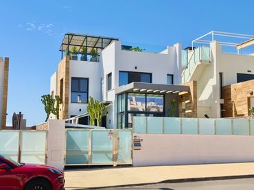Casa amb balcó en venda a Orihuela Costa