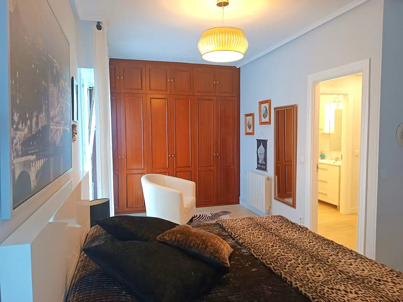 Schlafzimmer von Dachboden zum Verkauf in Sopela mit Heizung, Terrasse und Abstellraum