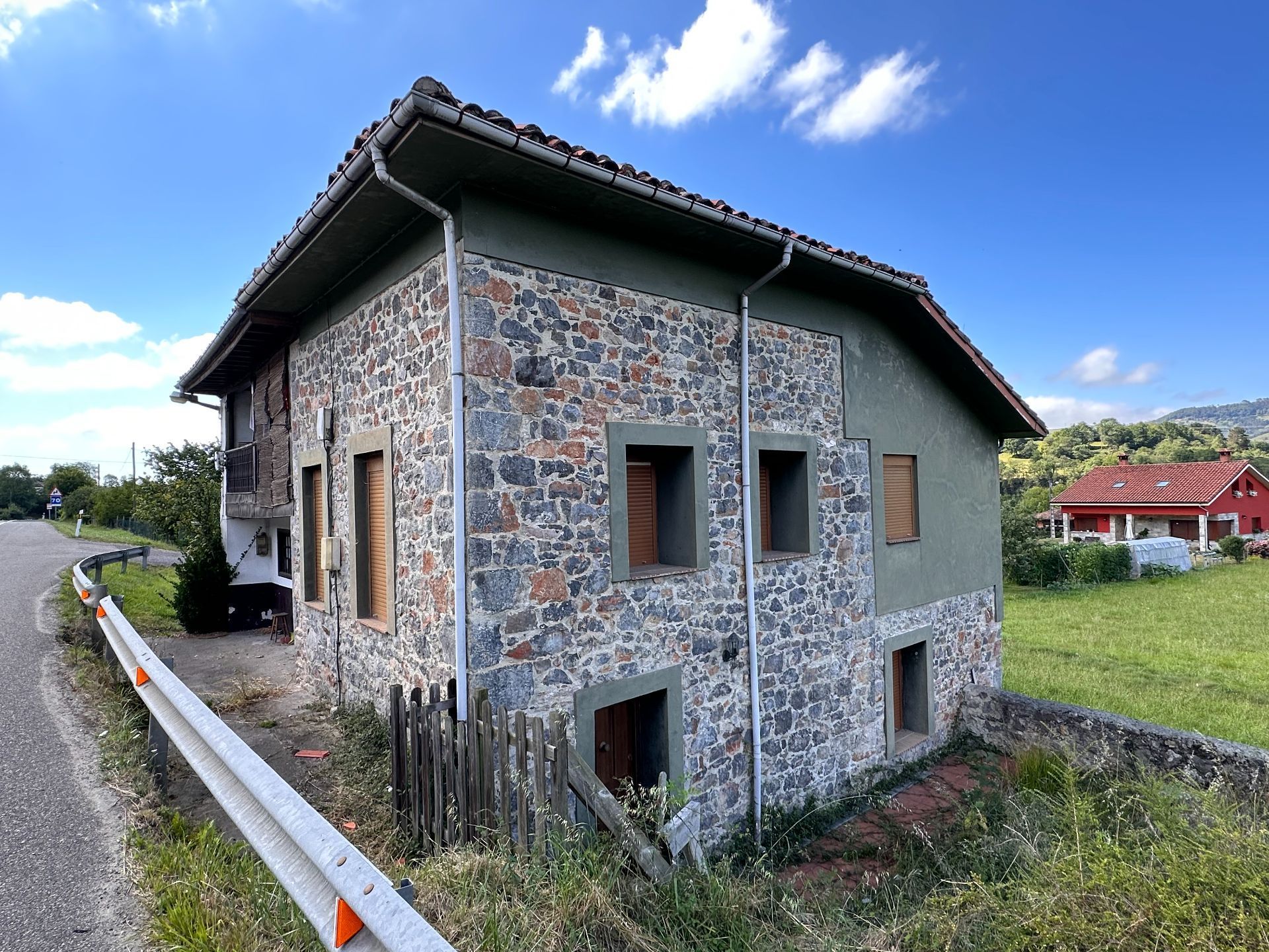 Vista exterior de Casa o xalet en venda en Piloña amb Jardí privat i Terrassa