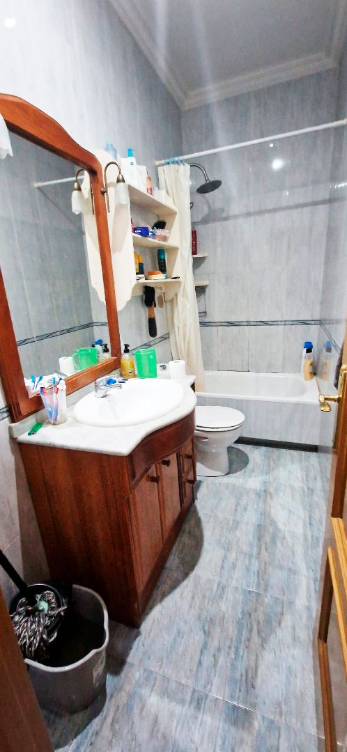 Bany de Apartament en venda en  Madrid Capital amb Moblat