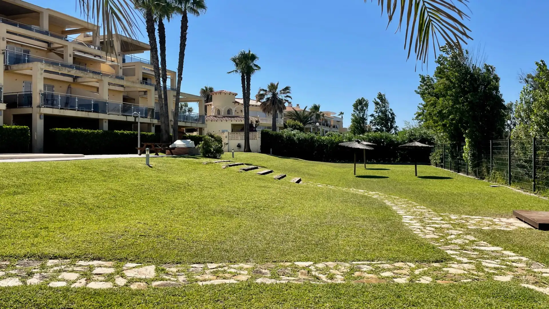 Garten von Wohnungen zur Miete in Oliva mit Klimaanlage, Terrasse und Möbliert