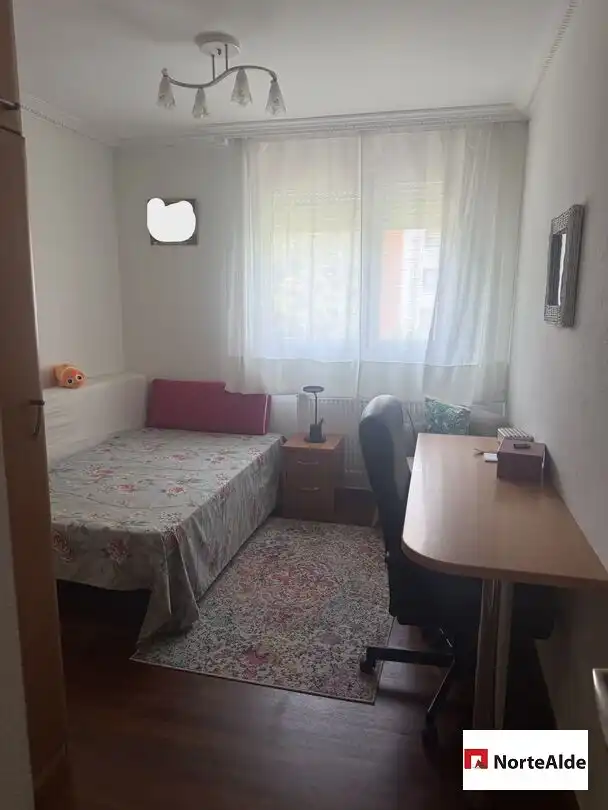 Schlafzimmer von Wohnung zum Verkauf in Barakaldo  mit Heizung, Privatgarten und Abstellraum