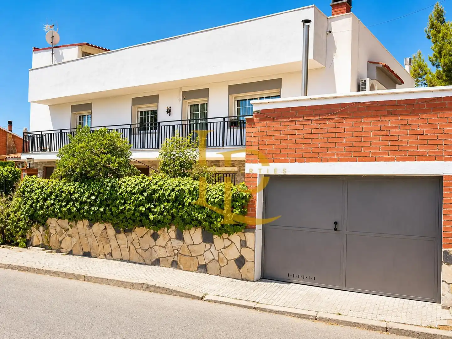 Exterior view of Houses for sale in Rubí  with Air Conditioner, Heating and Private garden