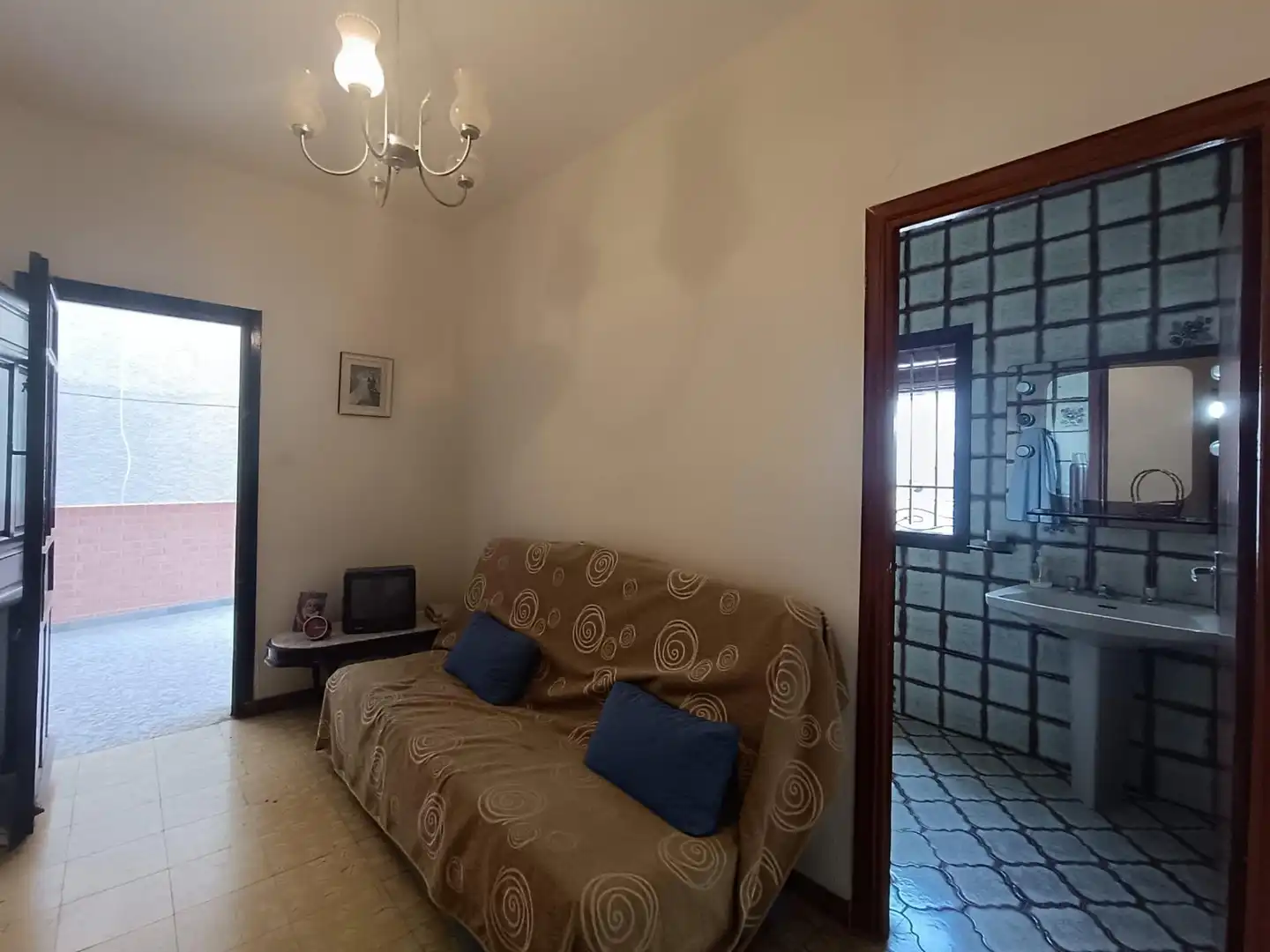 Sala de estar de Dúplex en venta en Adra con Terraza, Trastero y Amueblado