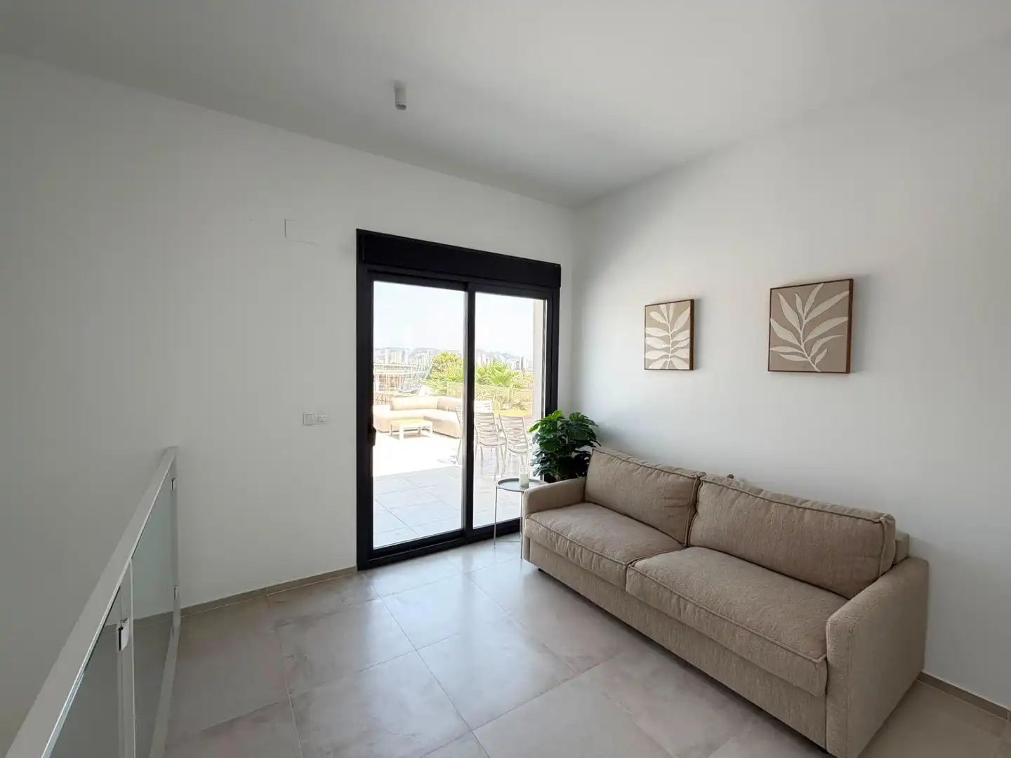 Sala d'estar de Casa o xalet de lloguer en Finestrat amb Aire condicionat, Jardí privat i Terrassa