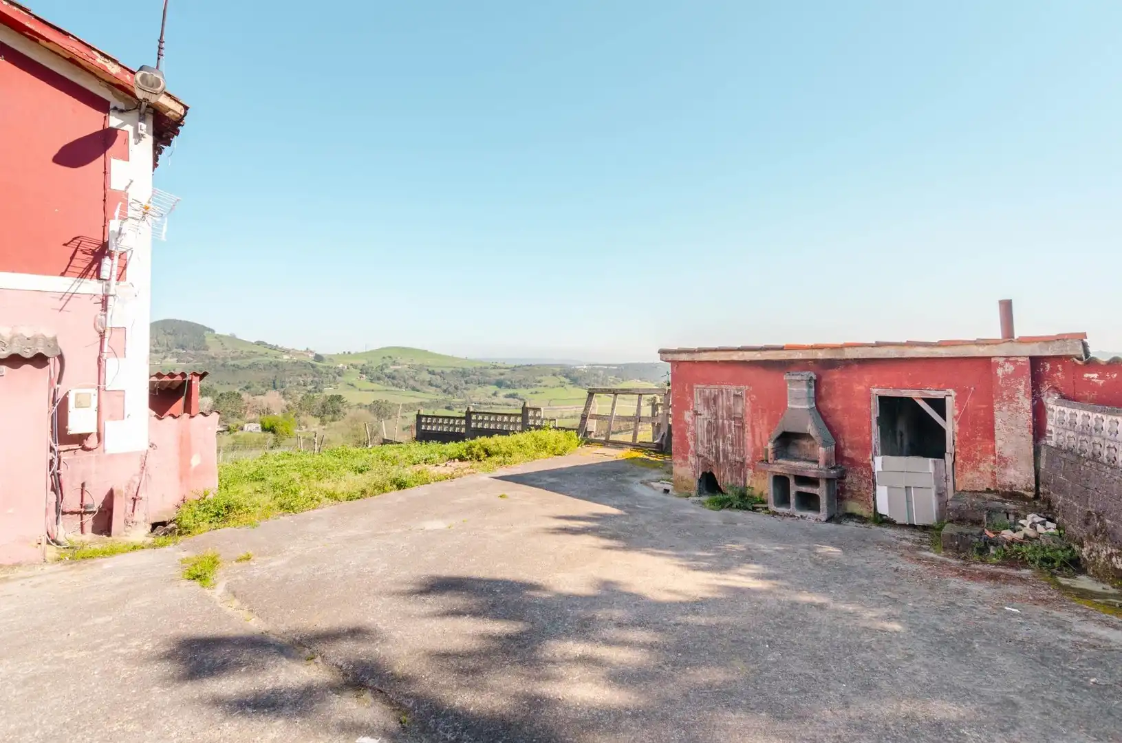 Houses for sale in Llanera  with Alarm