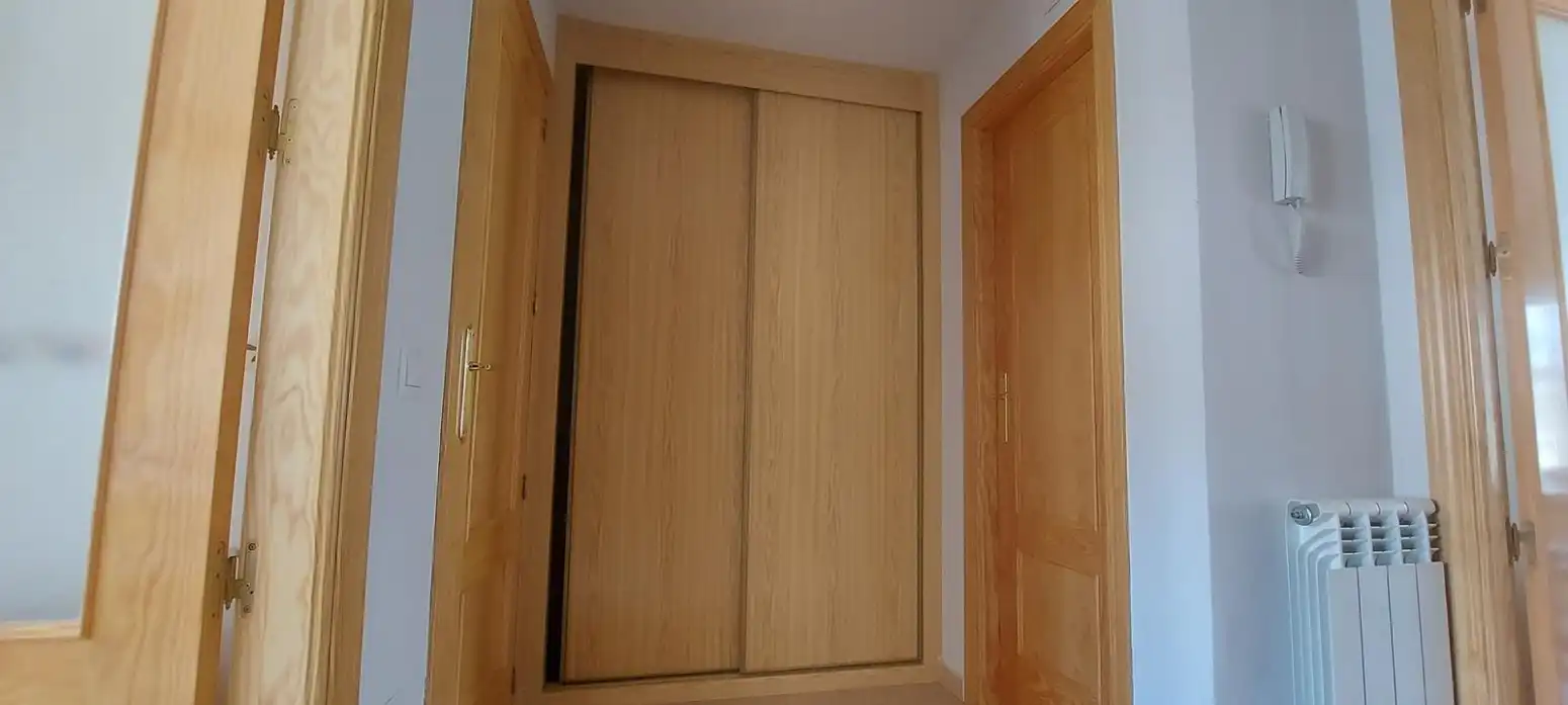 Schlafzimmer von Einfamilien-Reihenhaus zum Verkauf in Montalbo mit Heizung, Terrasse und Balkon