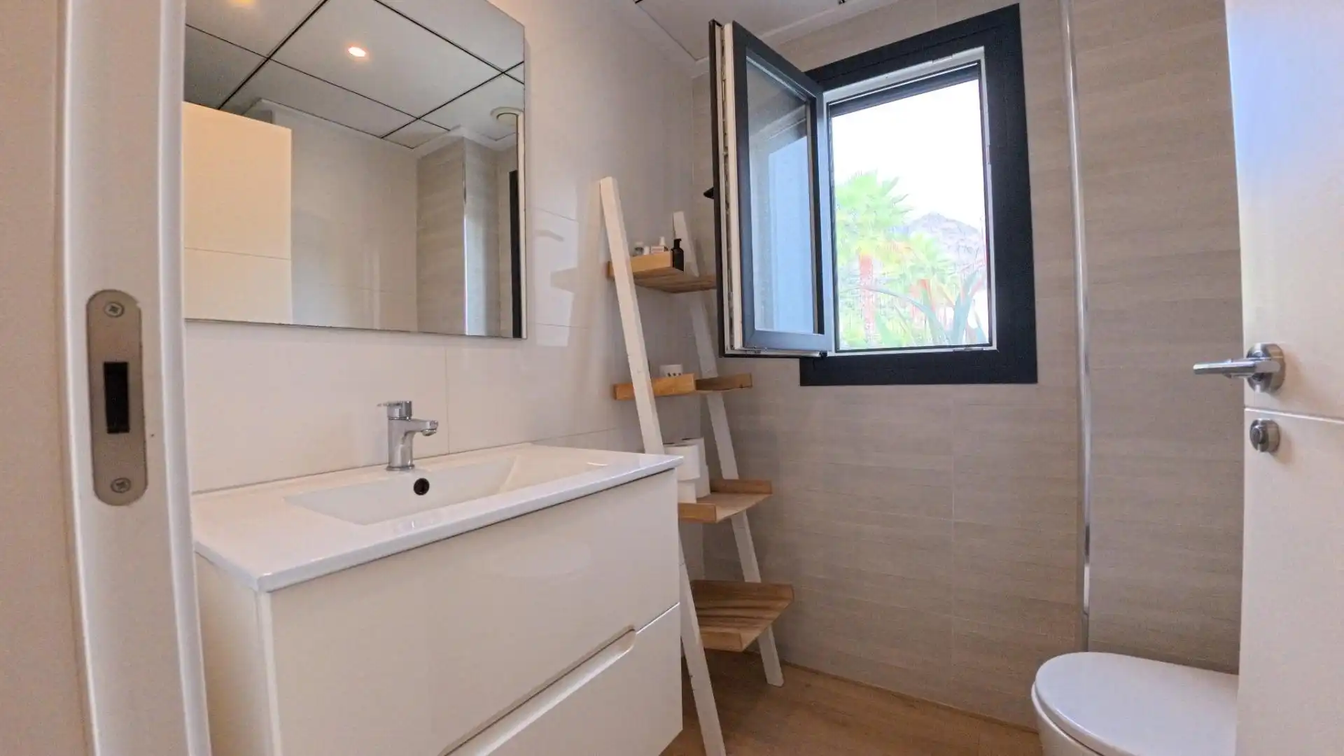 Badezimmer von Erdgeschoss zum Verkauf in La Alberca