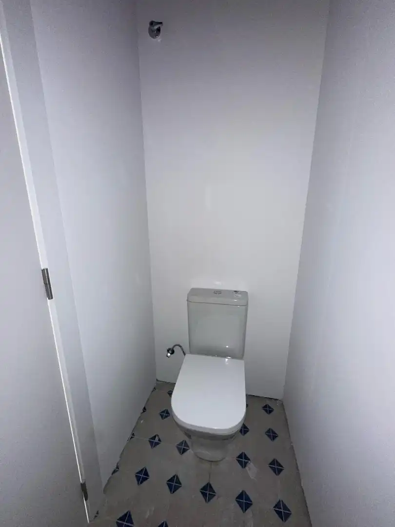 Bany de Local en venda en Barcelona