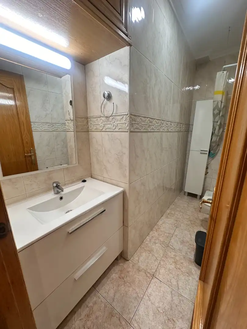 Baño de Piso de alquiler en Cuenca con Calefacción, Amueblado y Horno