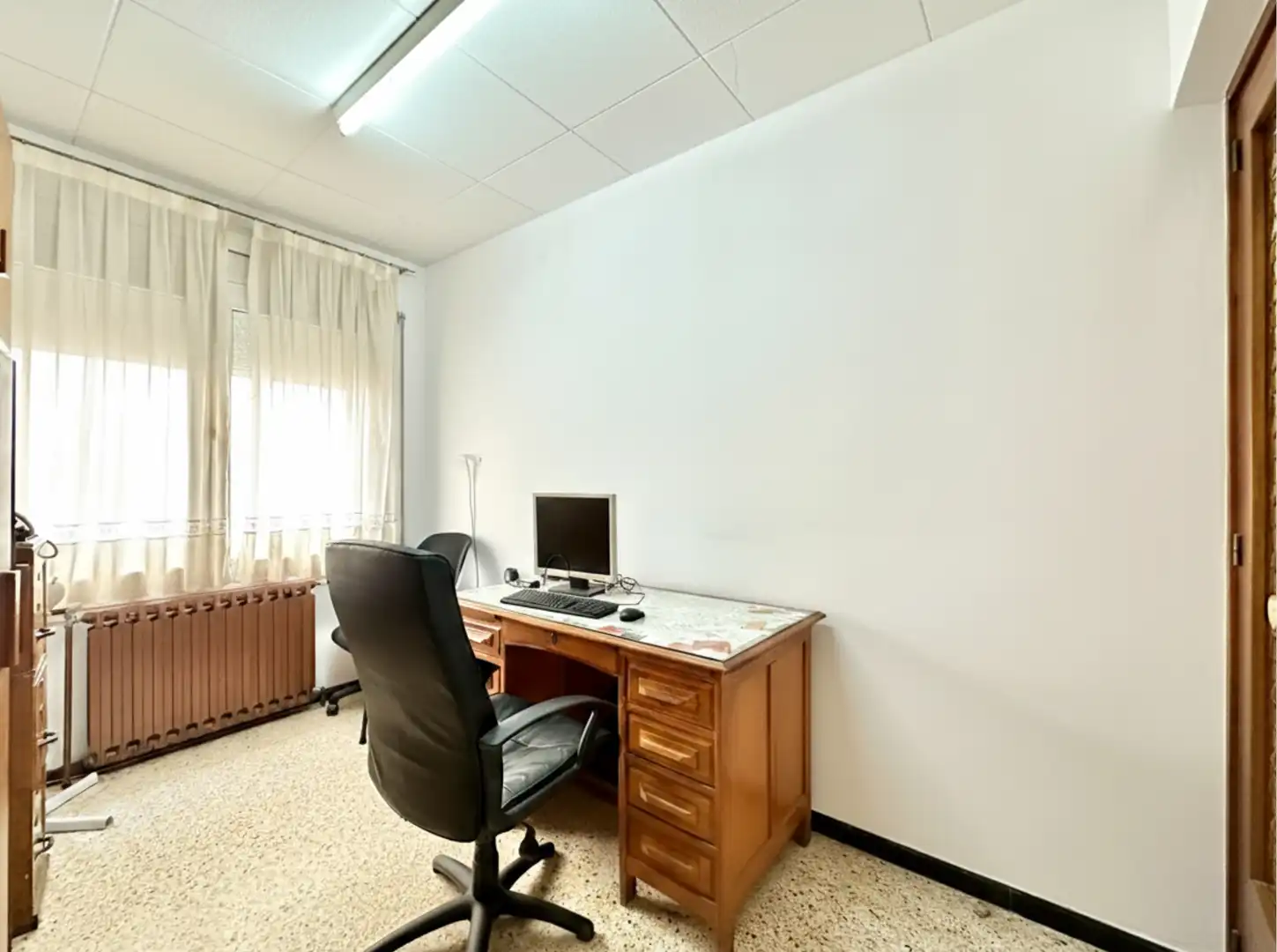 Casa adosada en venta en Manlleu con Calefacción, Jardín privado y Trastero