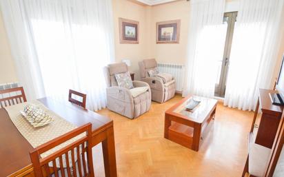 Living room of Flat for sale in Salamanca Capital  with Heating, Storage room and Balcony